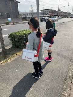 ばす