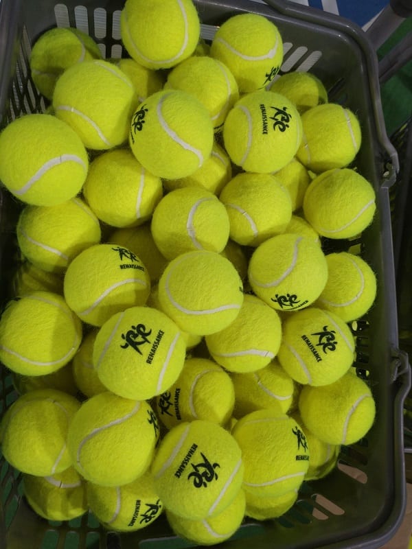 テニス　スクール　ボール